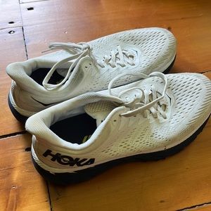 Hoka blue and white Clifton 7 sneakers